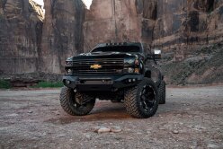 Передний бампер Matrix Chevrolet Silverado 2500/3500 15-19 Fab Fours CH15-X2751-1